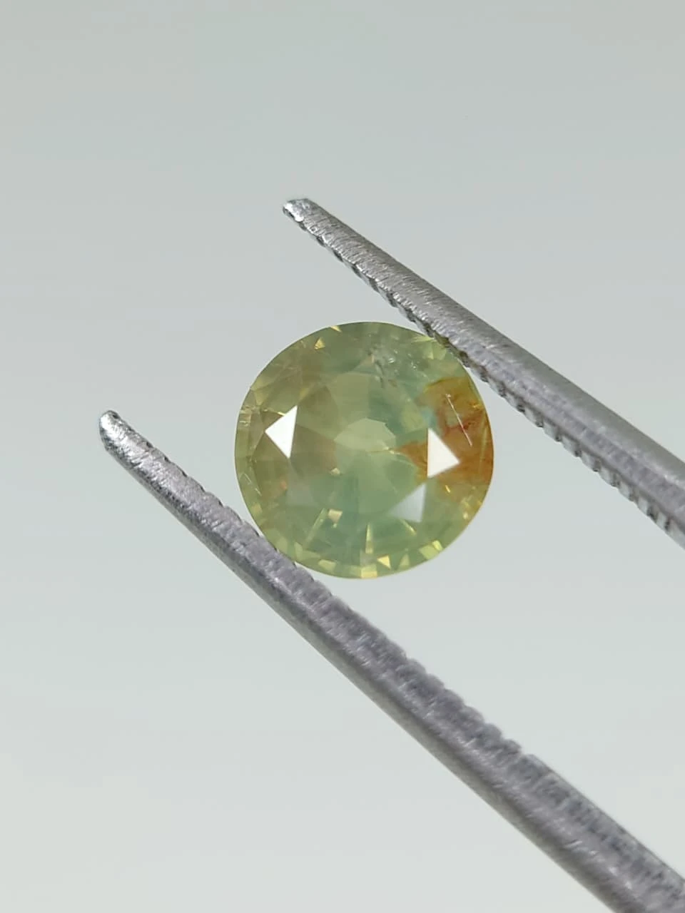 1.37ct Round Cut Natural Sapphire from Nigeria — view 1
